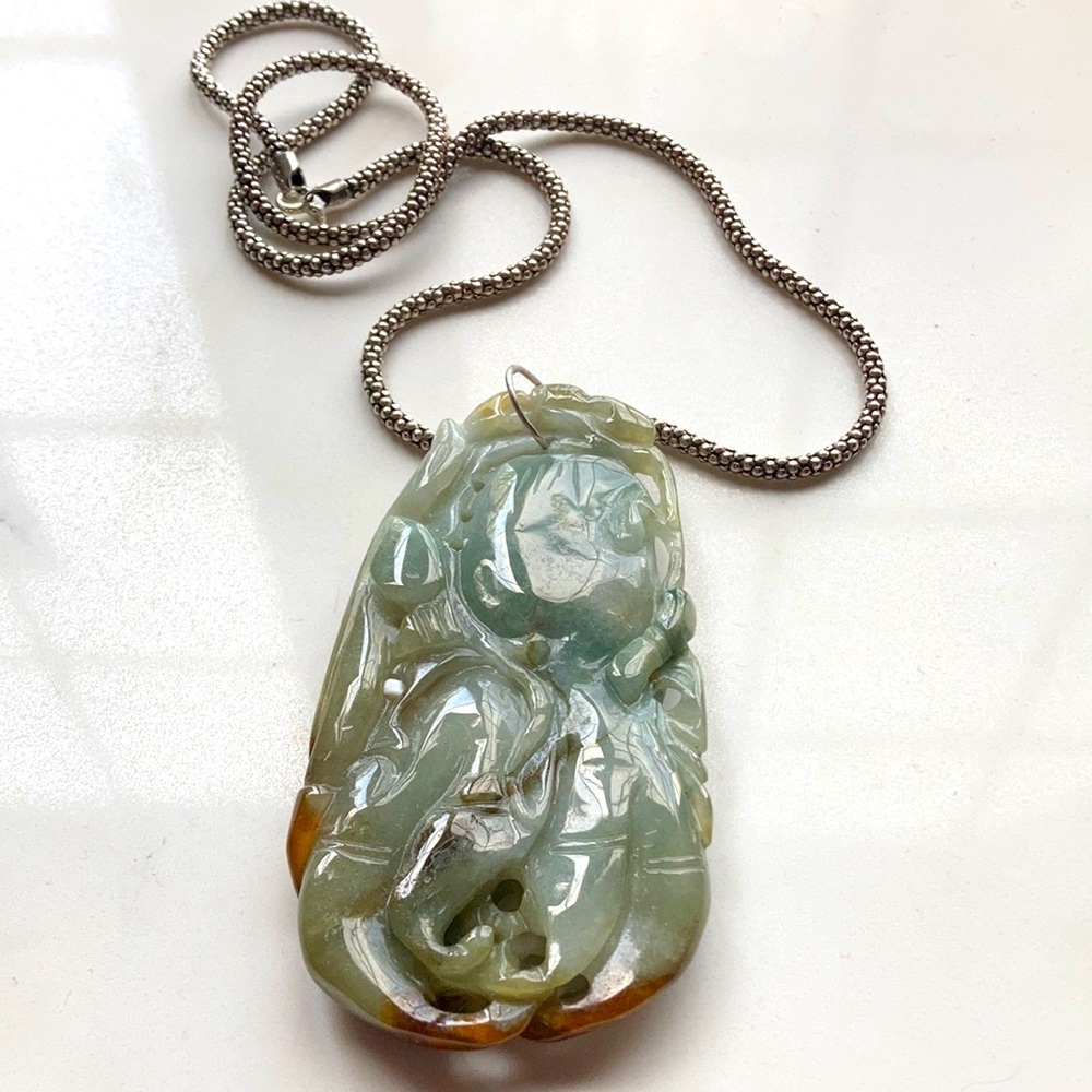 Vintage Sterling Jade pendant necklace.